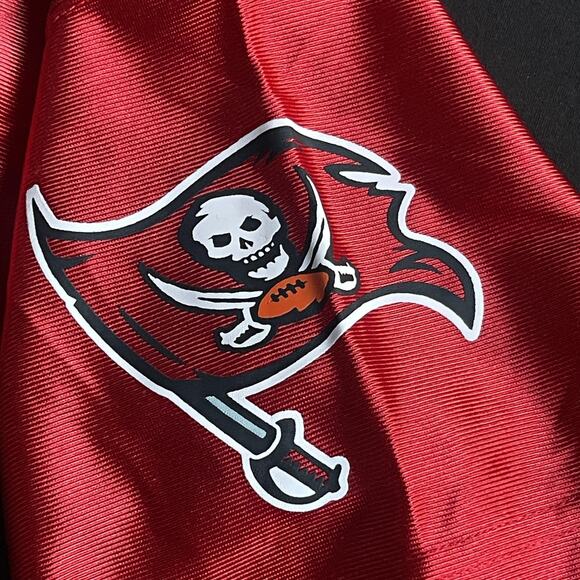 Tampa Bay Buccaneers Jersey Womens Medium Red NFL Football Simms #2 V Neck - Picture 3 of 8
